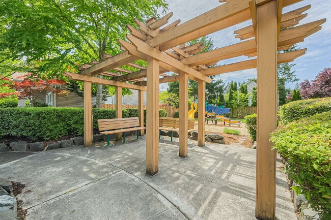 Building Photo - GATED COMMUNITY OF VERONA in LAKELAND HILLS!