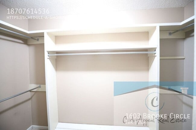 Building Photo - 1603 Brooke Cir