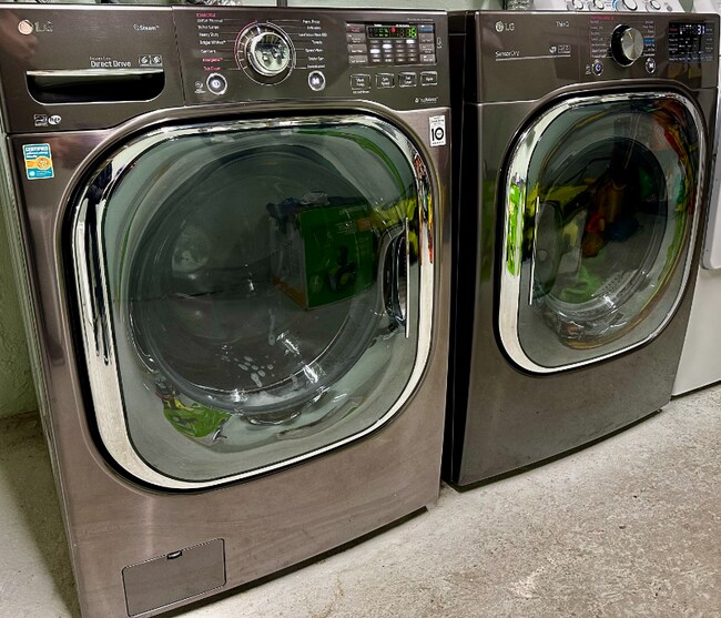 Building Photo - 326 Chelsea St