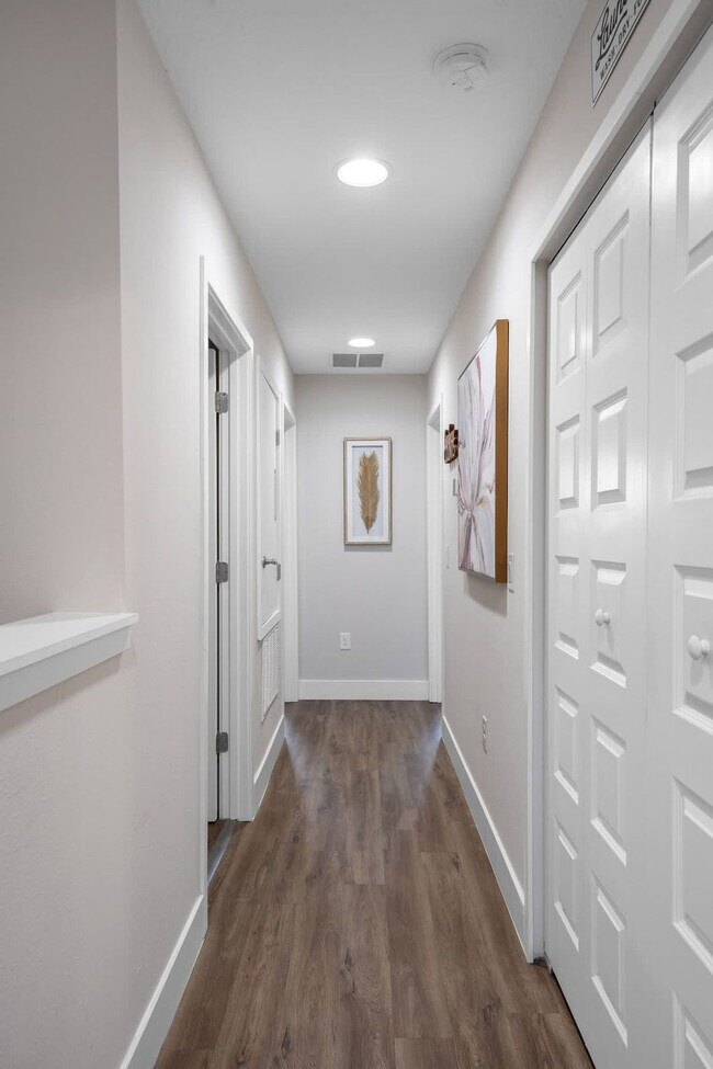 Building Photo - 4456 Summer Flowers Pl