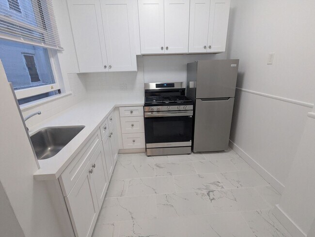 Building Photo - 1065 Bush Street (614r)