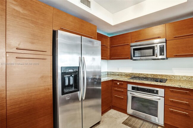 Building Photo - 2681 N Flamingo Rd