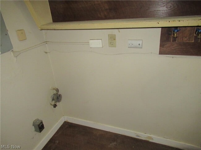 Building Photo - 7594 Southland Rd