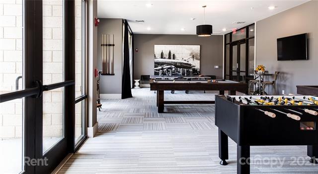 Building Photo - 1310 Iris Dr