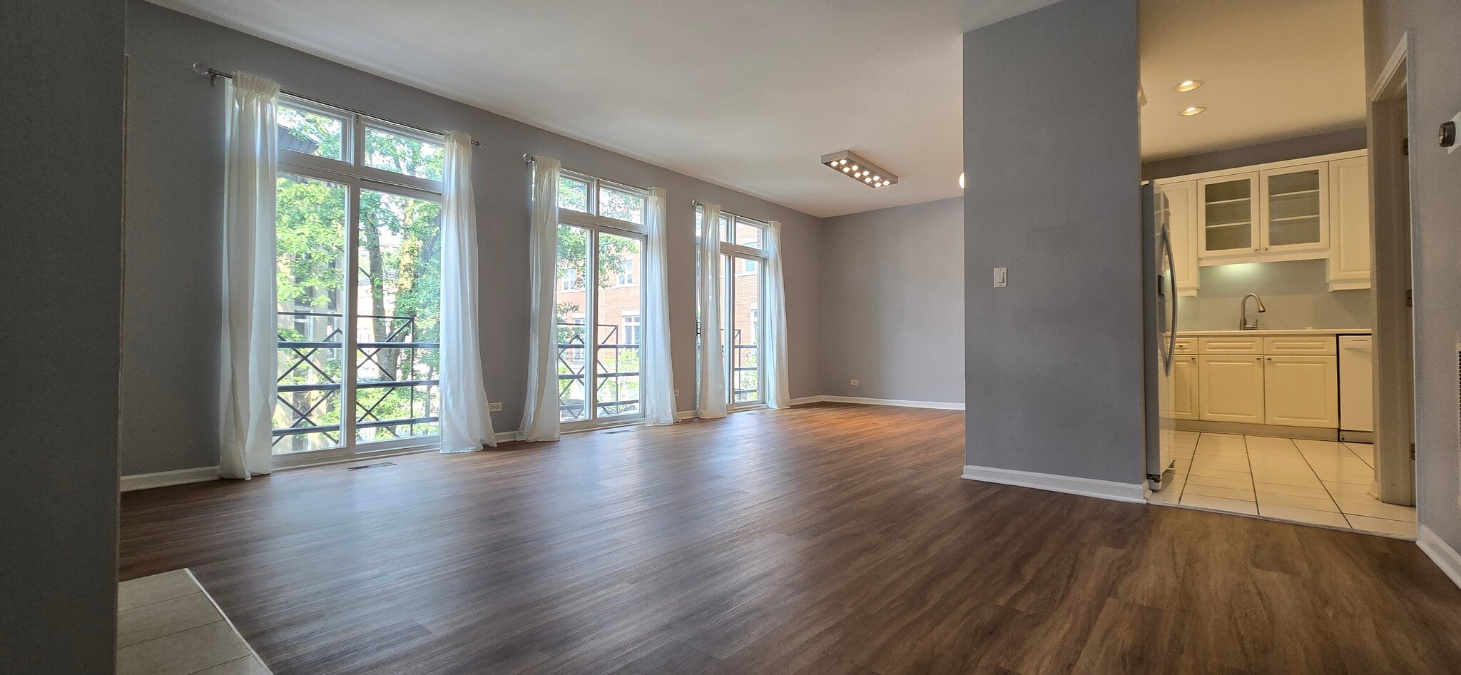 Building Photo - 1502 S Prairie Ave