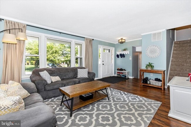 Building Photo - This move-in ready home is a fantastic opportunity in a prime Olney location!