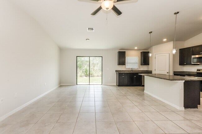 Building Photo - 3007 51st St W