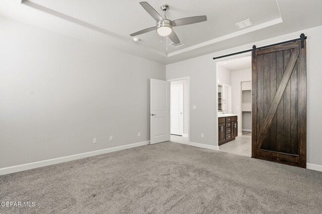 Building Photo - 13131 Oakhampton Ave