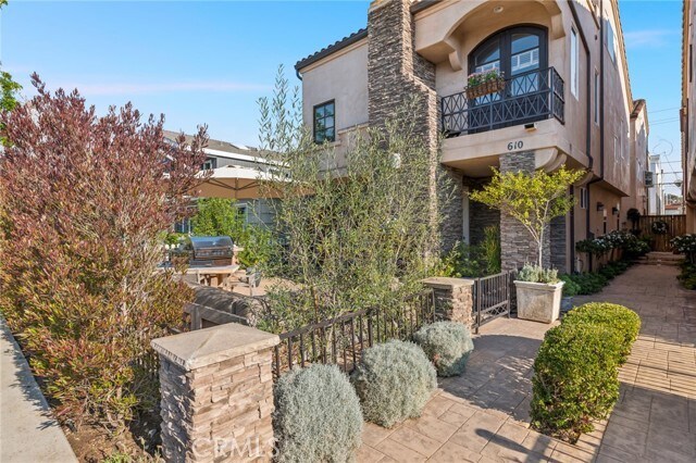 Building Photo - 610 Marigold Ave