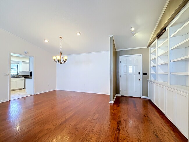 Building Photo - 2720 Crystal Beach Rd
