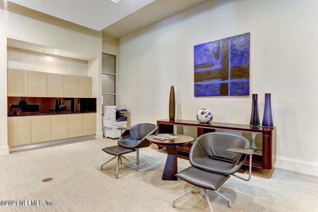 Building Photo - 1431 Riverplace Blvd