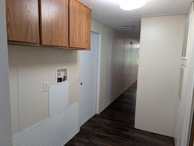 Building Photo - 85 Ransdell Ln