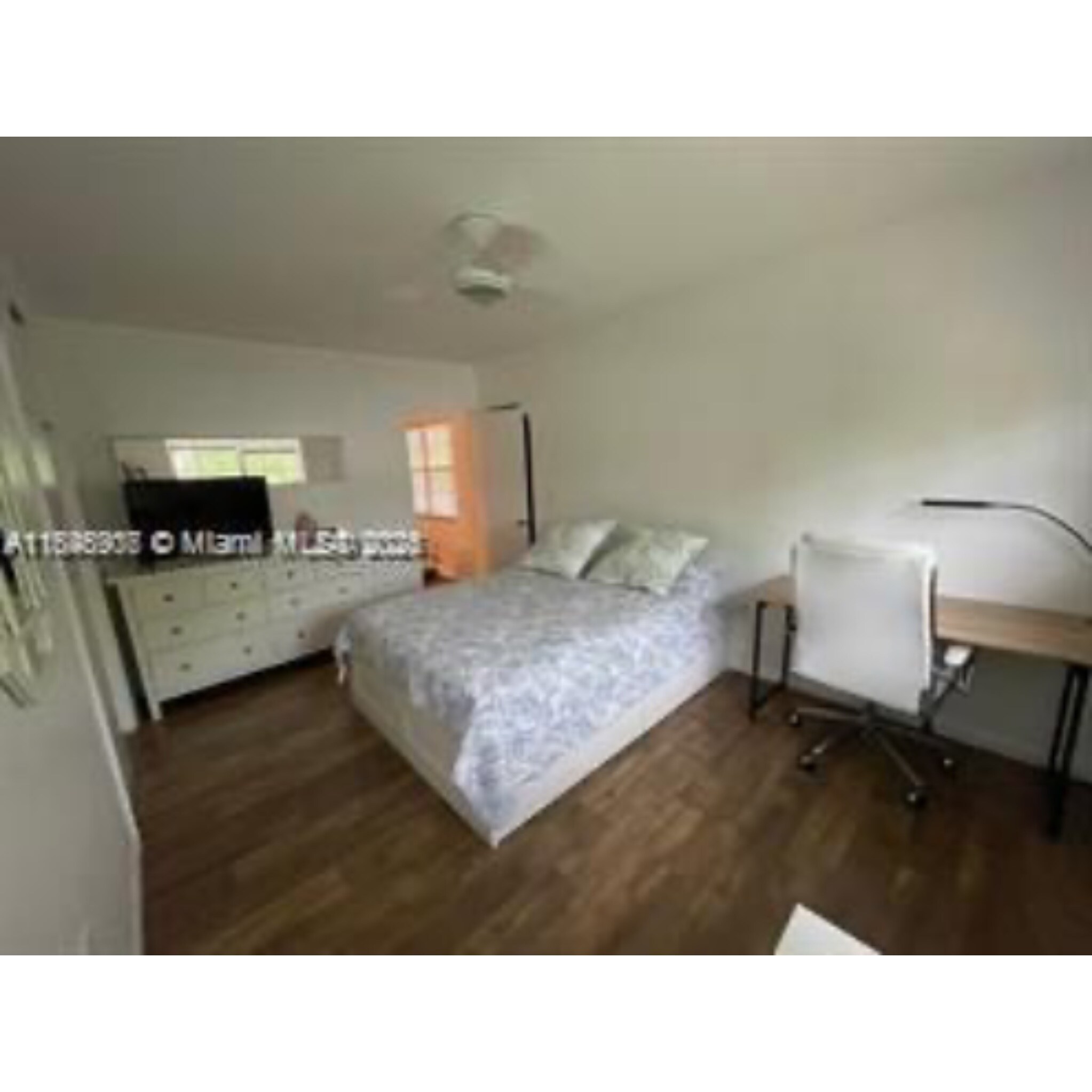 Building Photo - 6511 Santona St