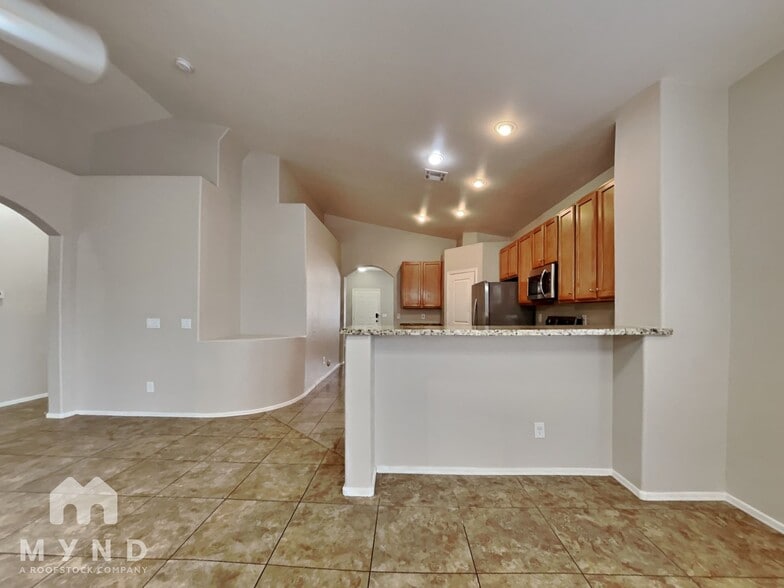 Building Photo - 6315 S 25th Dr