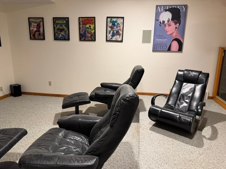 Building Photo - 7598 Ashlind Cir