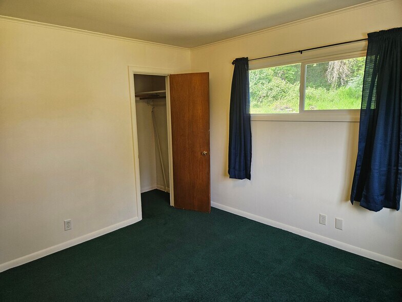 Building Photo - 1180 Highland Ave