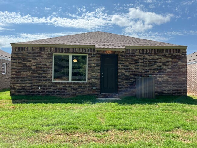 Building Photo - Pre-Leasing Now | Newer 3-Bedroom, 2-Bath Home in Springdale