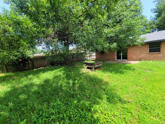 Building Photo - 4904 NW 29th St