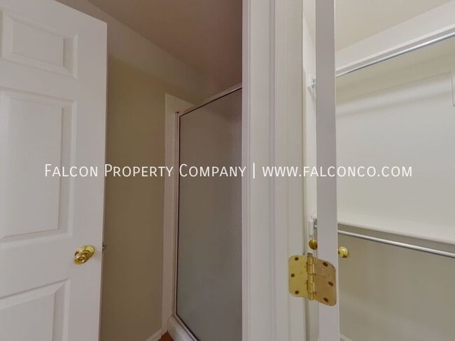 Building Photo - 6239 Hartman Dr