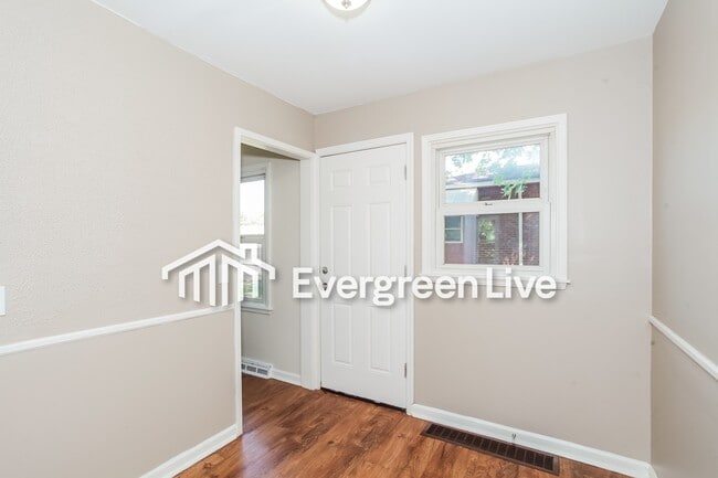 Building Photo - 5704 Chandler St