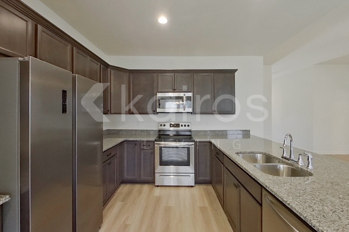 Building Photo - 205 Salvat Dr
