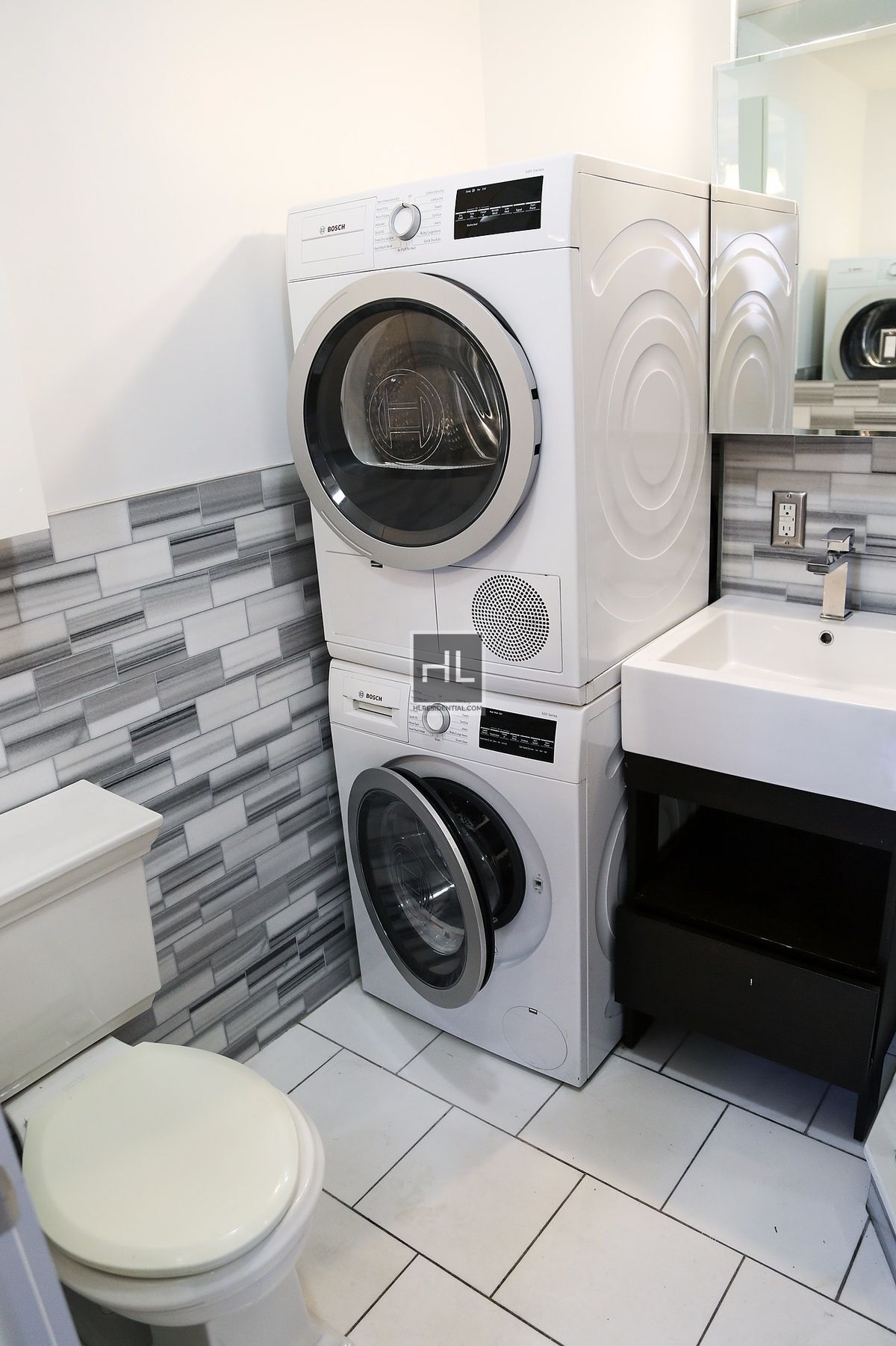 Building Photo - LEXINGTON AVE.