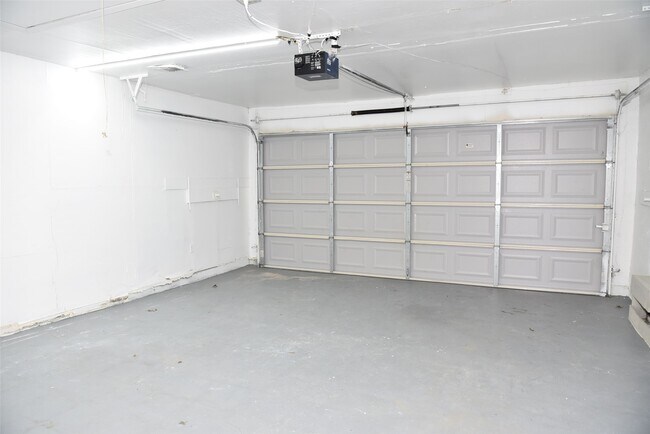 Building Photo - 6414 Grape St
