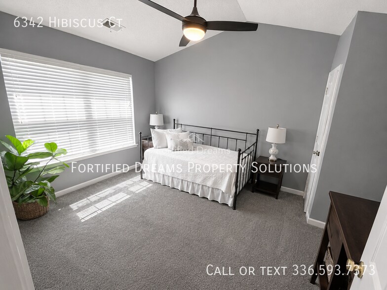 Building Photo - 6342 Hibiscus Ct