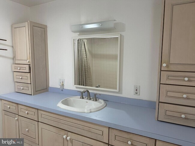 Building Photo - 2 Titus Ave