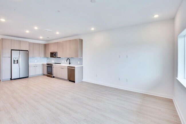 Building Photo - 4802 S Congress Ave