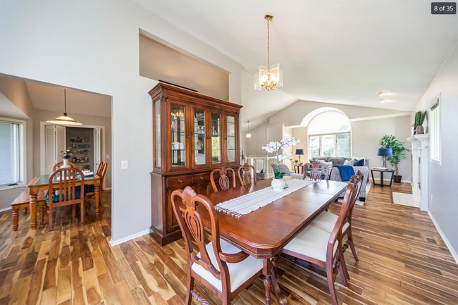 Building Photo - Desirable Clive Home with Easy Metro Access