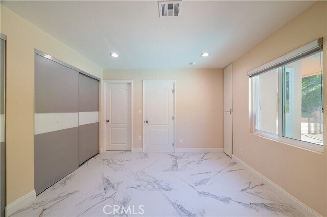 Building Photo - 19922 E Country Hollow Dr