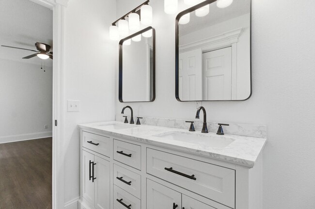 Building Photo - 17 Timberwood Ct