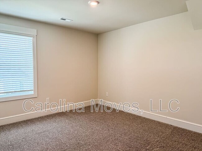 Building Photo - 312 Obsidian Ct