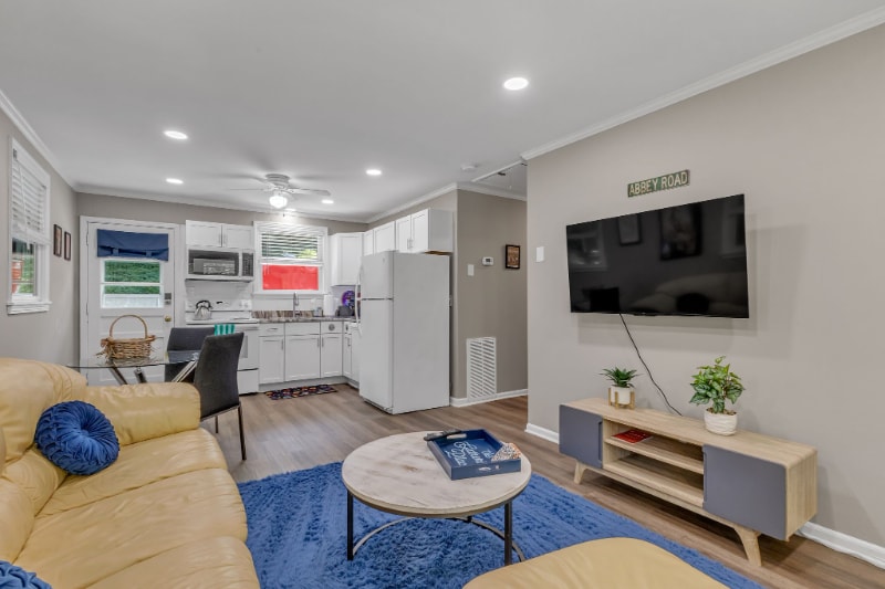 Building Photo - 232 Bermuda Dr