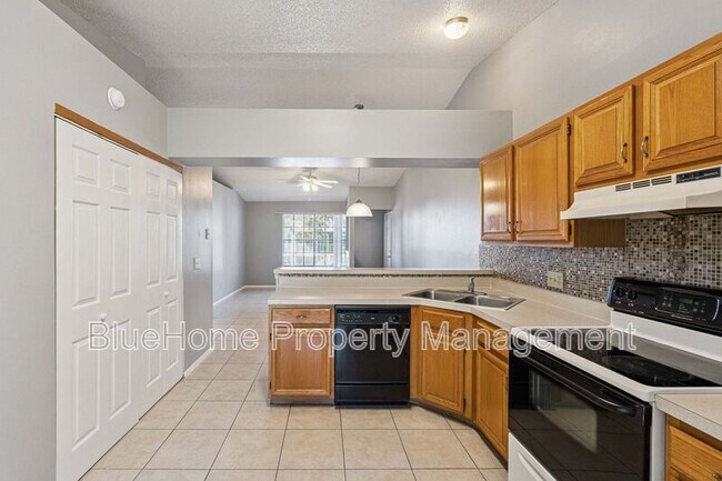 Building Photo - 5461 Lake Margaret Dr