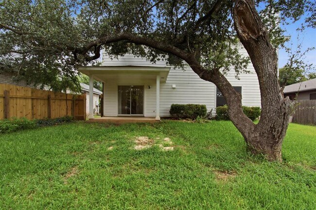 Building Photo - 1806 Carriage Hills Trail