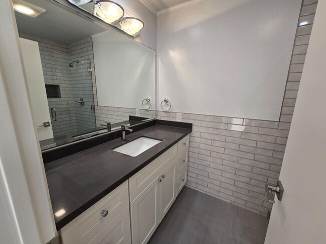 Building Photo - 2261 Armada Way