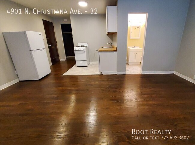 Building Photo - East Albany Park - Updated Garden-Level St...