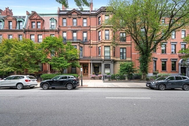 Building Photo - 261 Commonwealth Ave