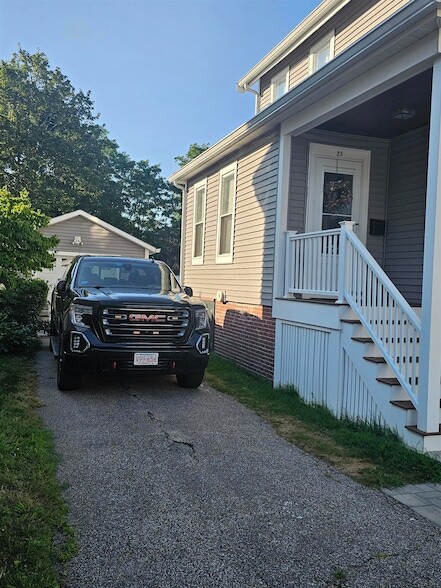 Building Photo - 23 Columbia Ct