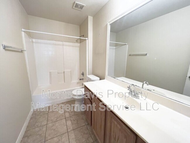 Building Photo - 120 Fred Couples Dr