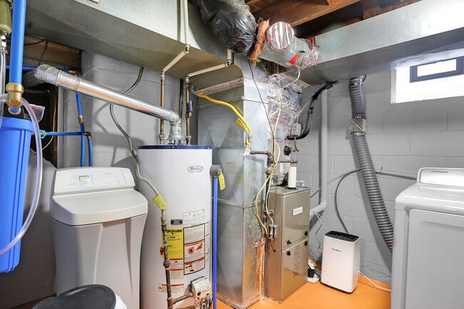 Building Photo - 233 W Westfield Blvd