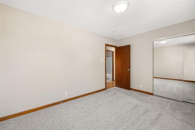 Building Photo - 4 Great Knight Ct