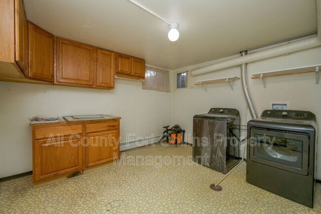 Building Photo - 1204 Baker St