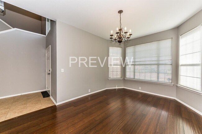 Building Photo - 2504 Prospect Hill Dr