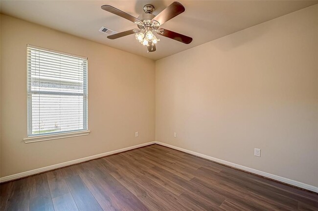 Building Photo - 11335 Overland Trail Dr