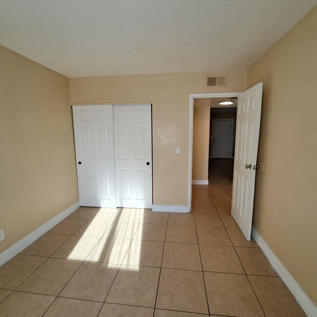 Building Photo - 4260 N Vornsand Dr