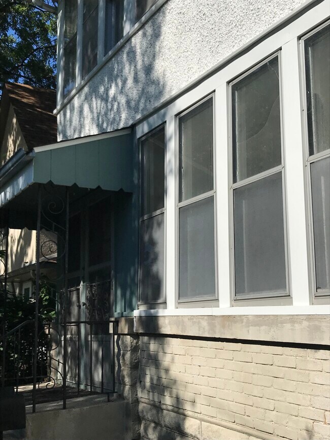 Building Photo - 2523 Grand St NE #2