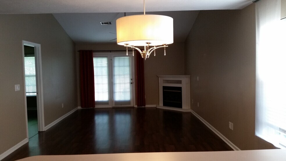 Building Photo - 946 Cammaron Way